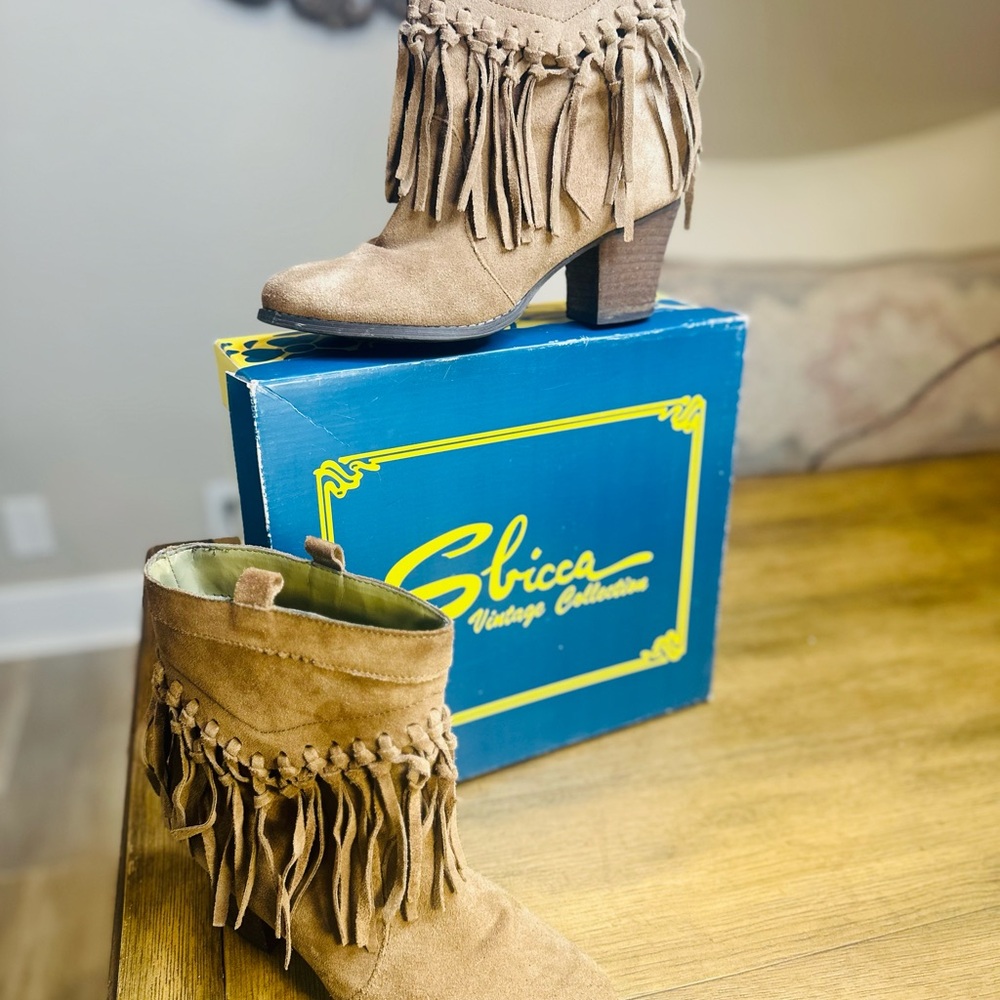 Sbicca Vintage Collection Fringed Tan Suede Ankle Boots Size 8.5 - Picture 9 of 9